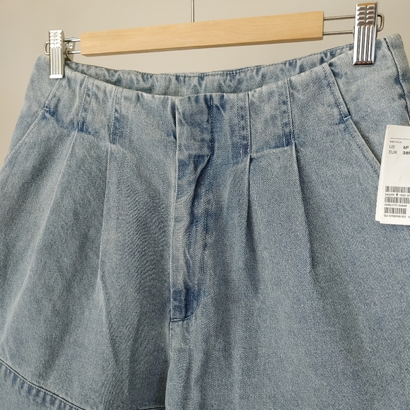 NWT H&M Light Blue High Rise Jean Shorts Pleats 6 Petite - Picture 8 of 12